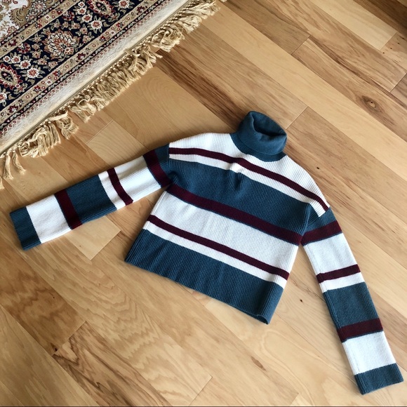 Urban Outfitters Sweaters - UO turtleneck sweater